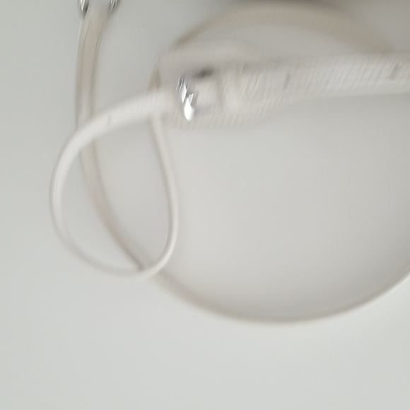 MARC JACOBS White Shutter Leather Crossbody - Picture 13 of 14